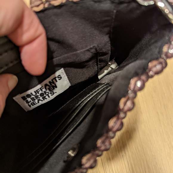 Beaded Skull Crossbody Bag - Picture 7 of 11